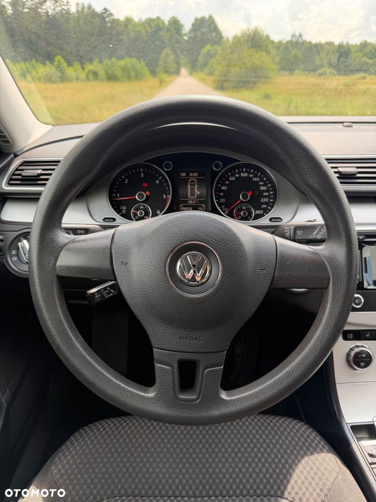 Volkswagen Passat 1.6 TDI (BlueMotion Technology) Comfortline - 18