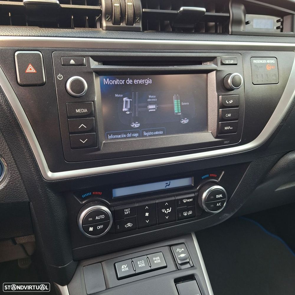 Toyota Auris 1.8 HSD Exclusive - 17