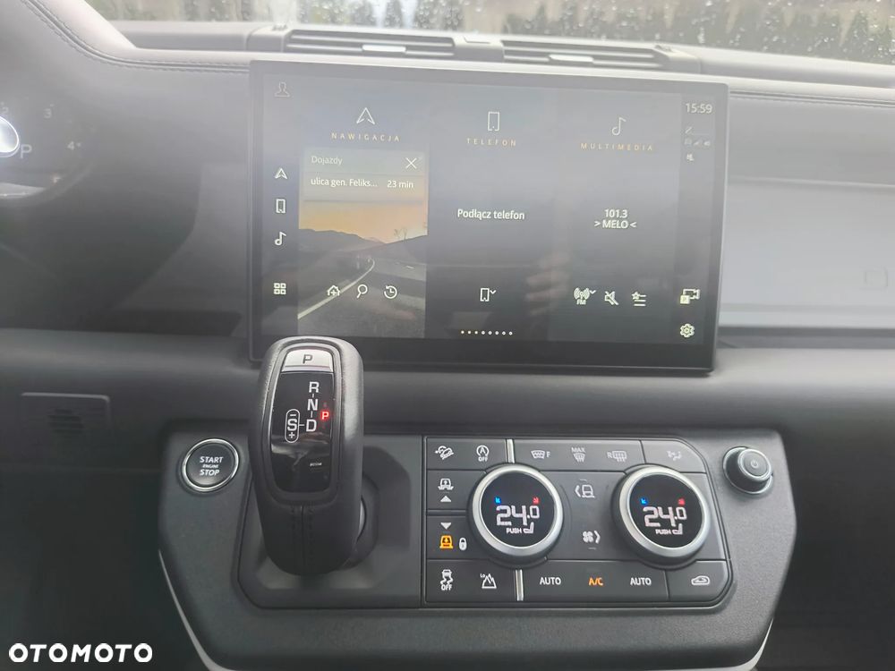 Land Rover Defender - 22