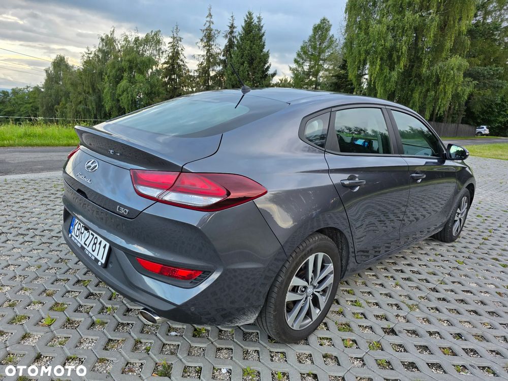 Hyundai i30 1.0 T-GDI Connect & Go - 6