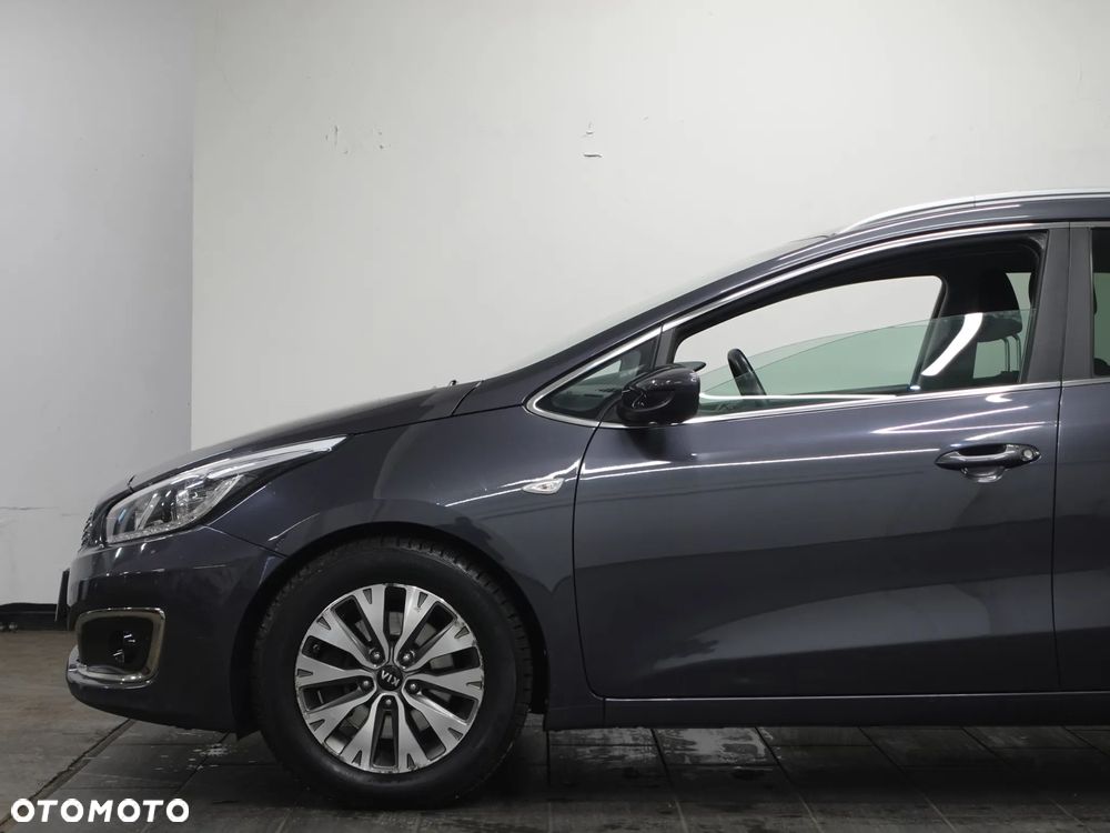 Kia Ceed 1.6 CRDi 136 DCT ISG Spirit - 17
