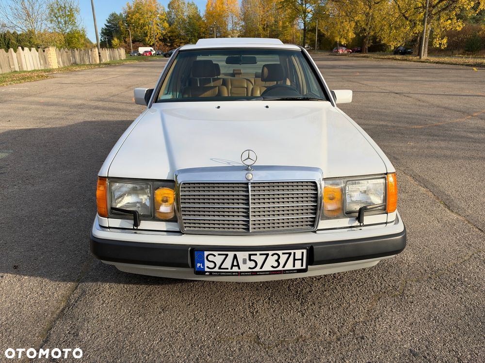 Mercedes-Benz W124 1993 photo 5