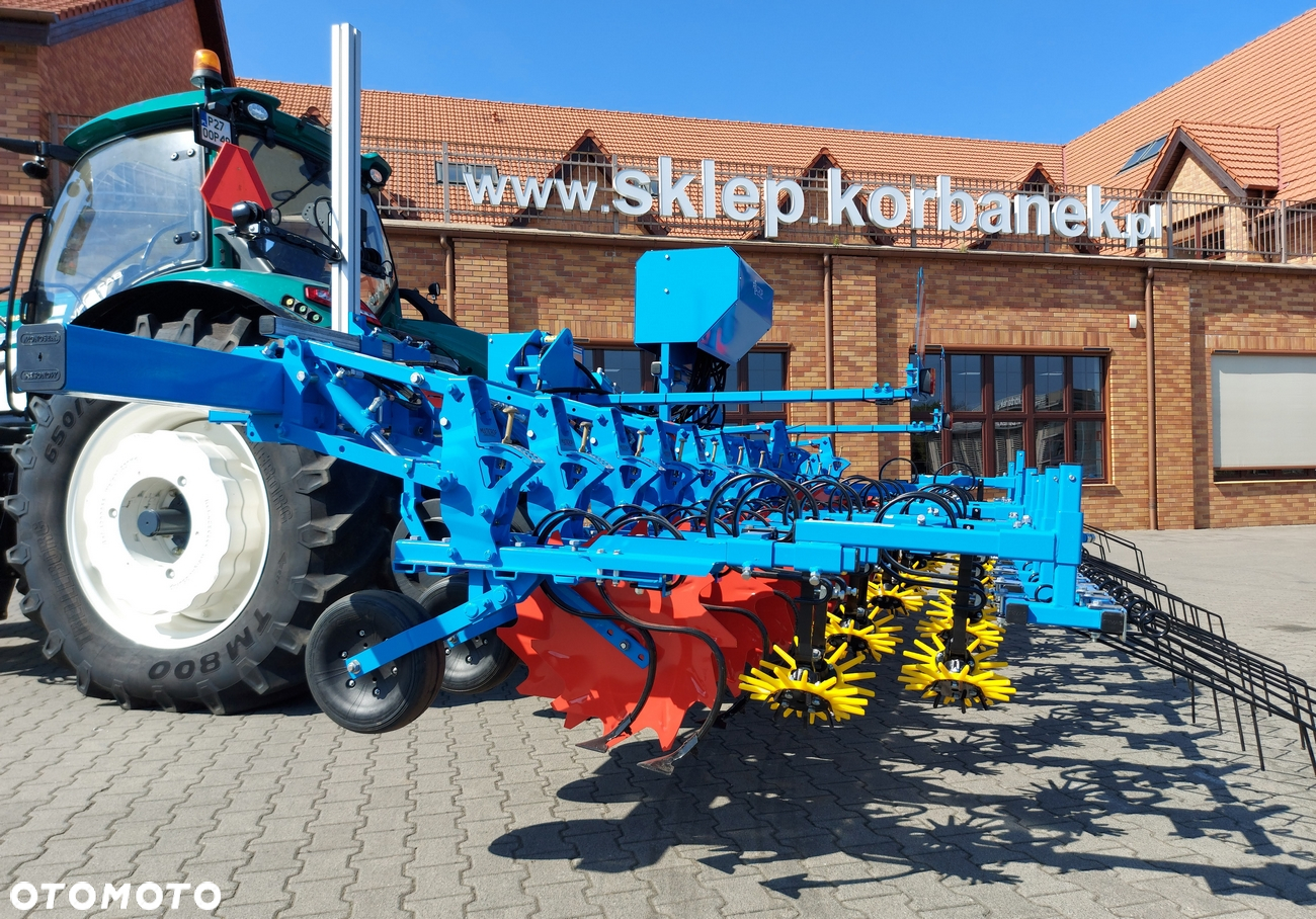 Monosem Pielnik z kamerą 3D, 12/8-rz do kukurydzy buraków rzepaku po pokazach - 3