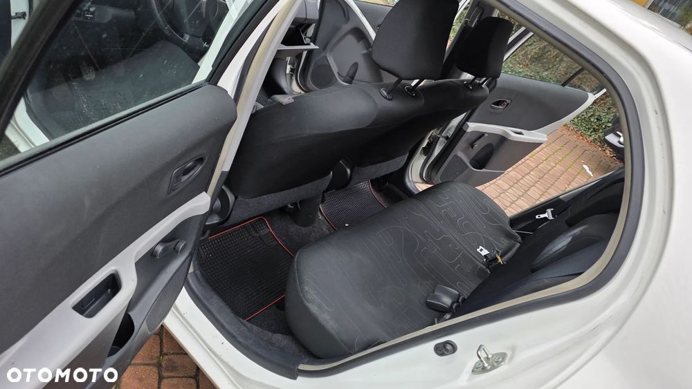 Toyota Yaris 1.0 VVT-i Cool - 33