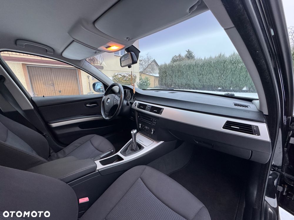 BMW Seria 3 318i Edition Lifestyle - 34
