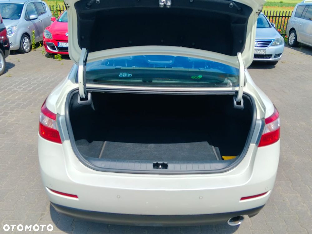 Renault Latitude 2.0 dCi Privilege - 11