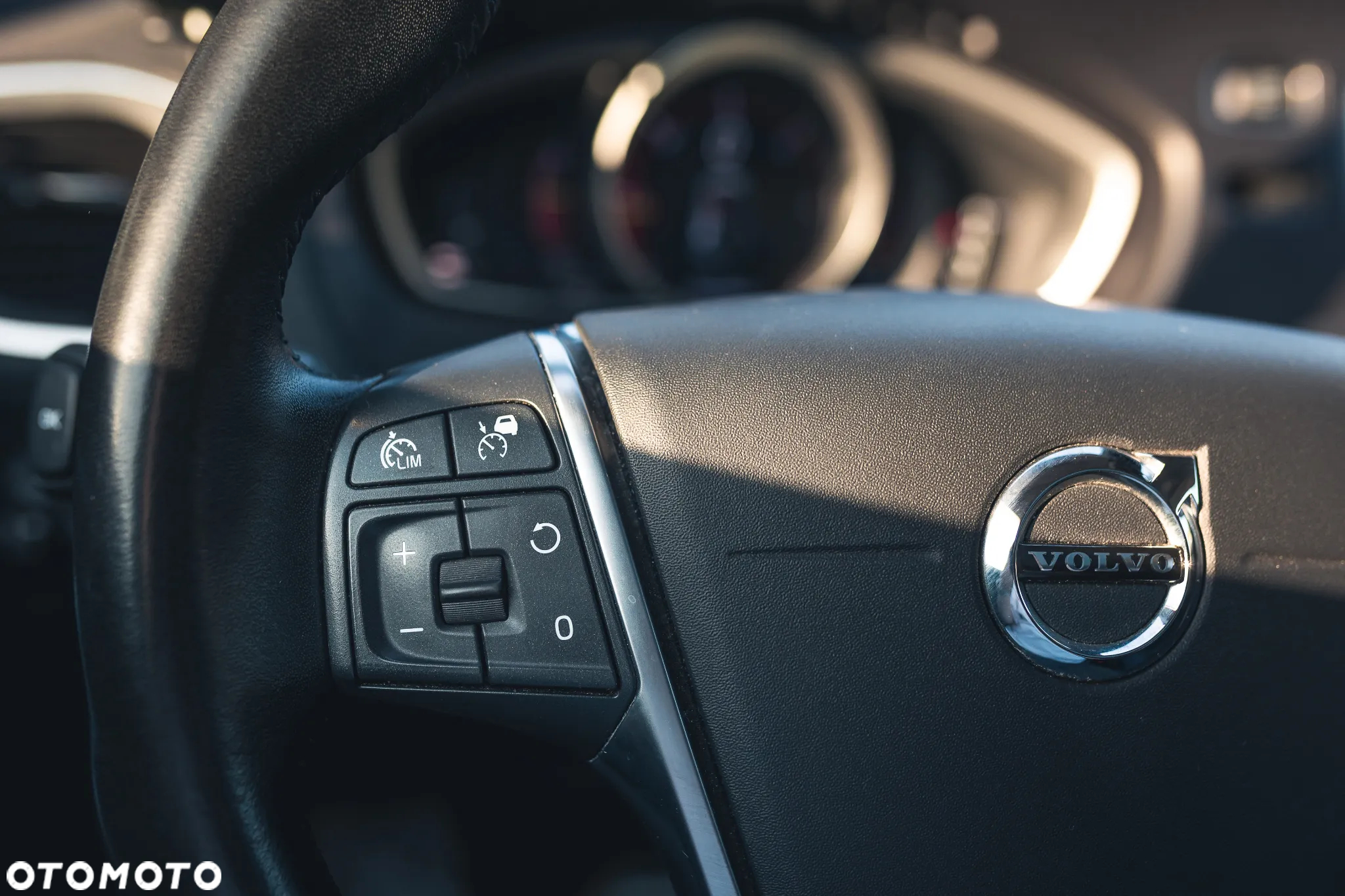 Volvo V40 D3 Drive-E Inscription - 24