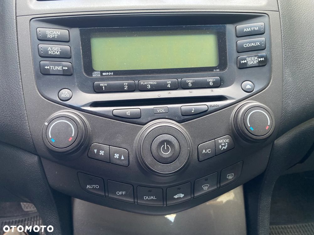 Honda Accord 2.0 Comfort - 14