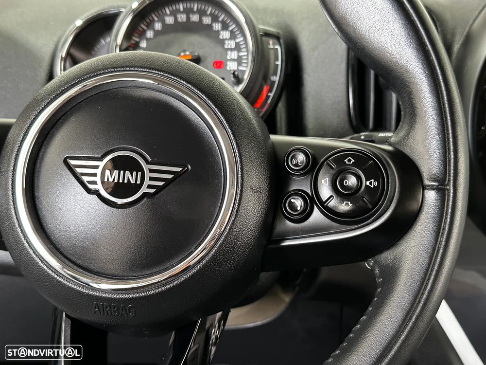 MINI Countryman Cooper SE ALL4 Auto - 27