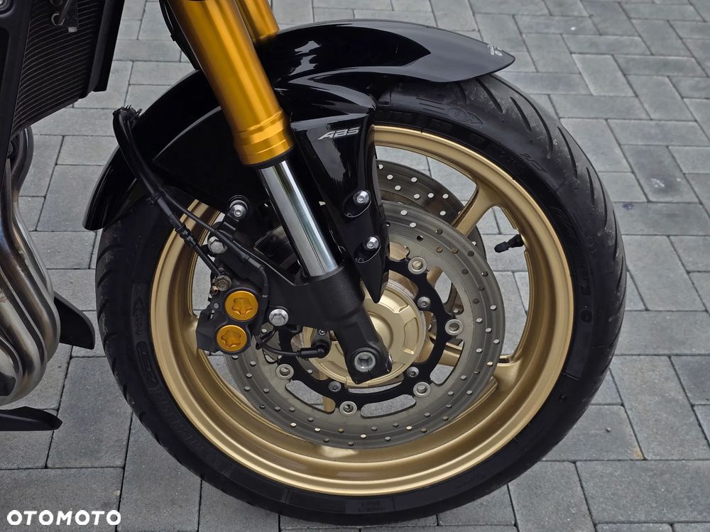 Yamaha FZ8 - 25