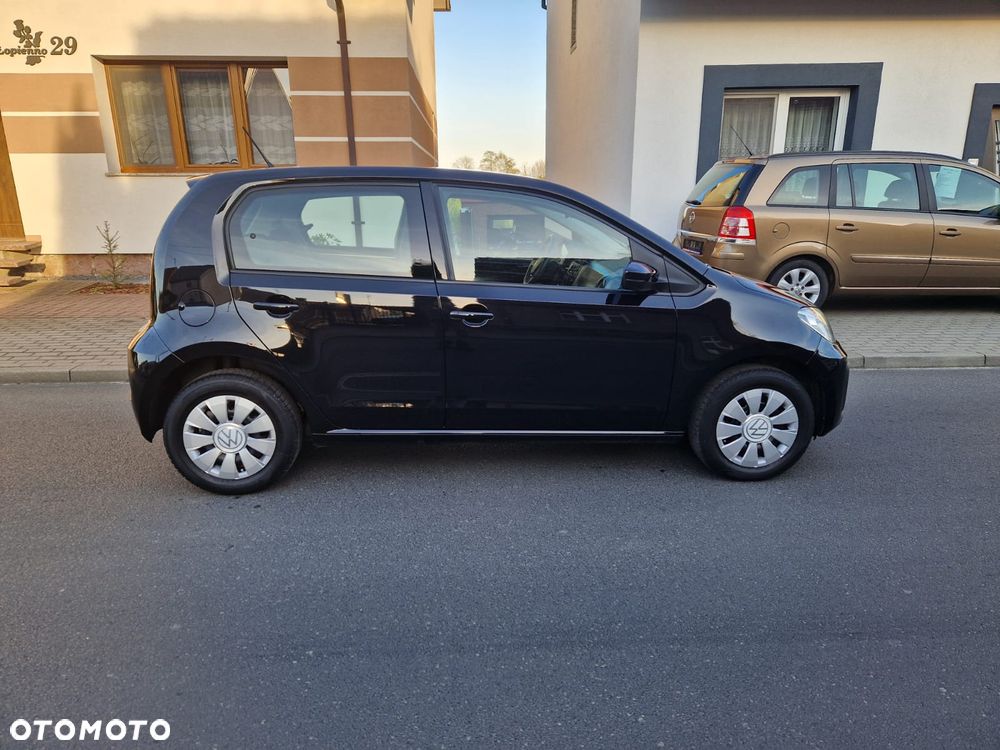 Volkswagen up! United - 9