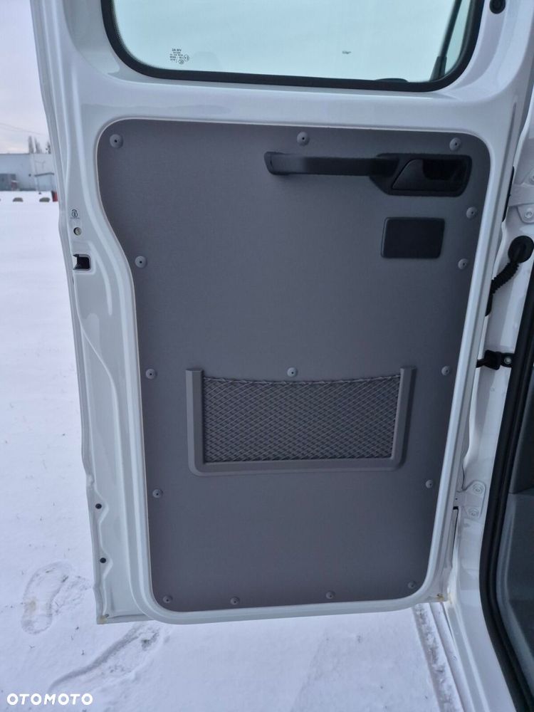 Volkswagen Crafter Skrzyniowy z podwójną kabiną - 13
