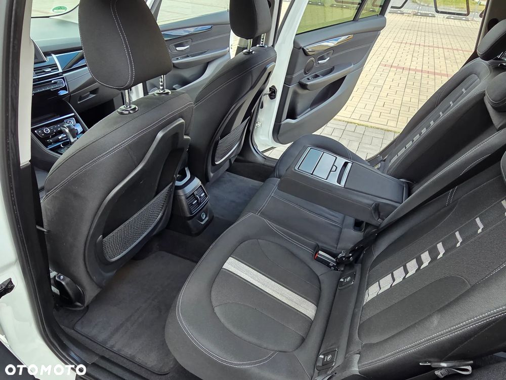 BMW Seria 2 218d Sport-Aut Sport Line - 24