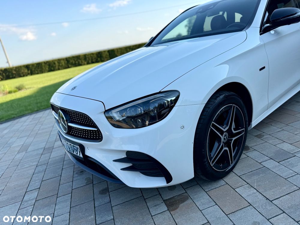 Mercedes-Benz Klasa E 300 de AMG - 17