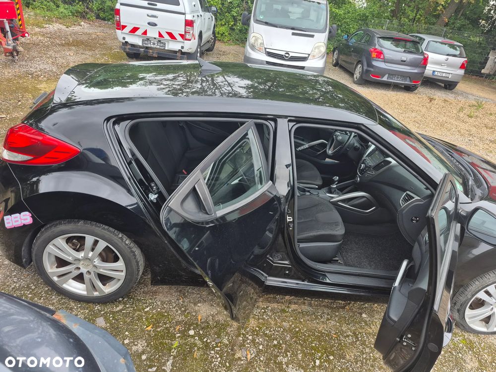Hyundai Veloster 1.6 blue Style - 7
