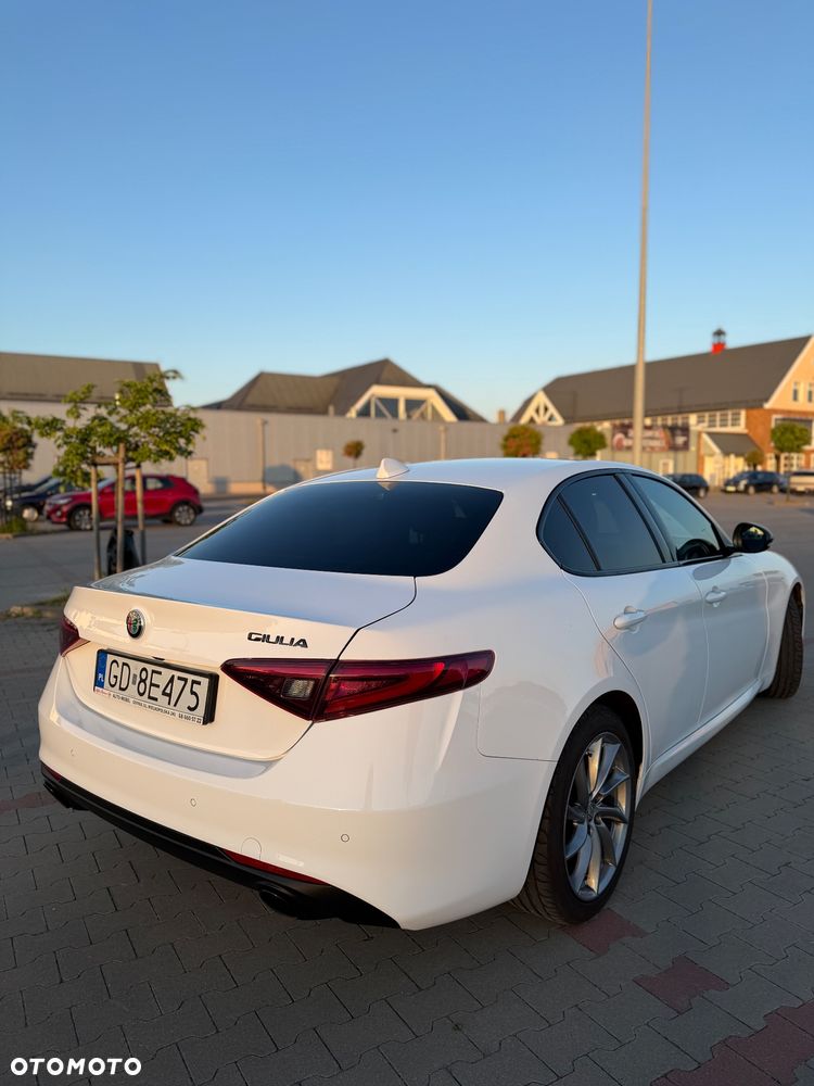 Alfa Romeo Giulia 2.0 Turbo B-Tech Edition - 9