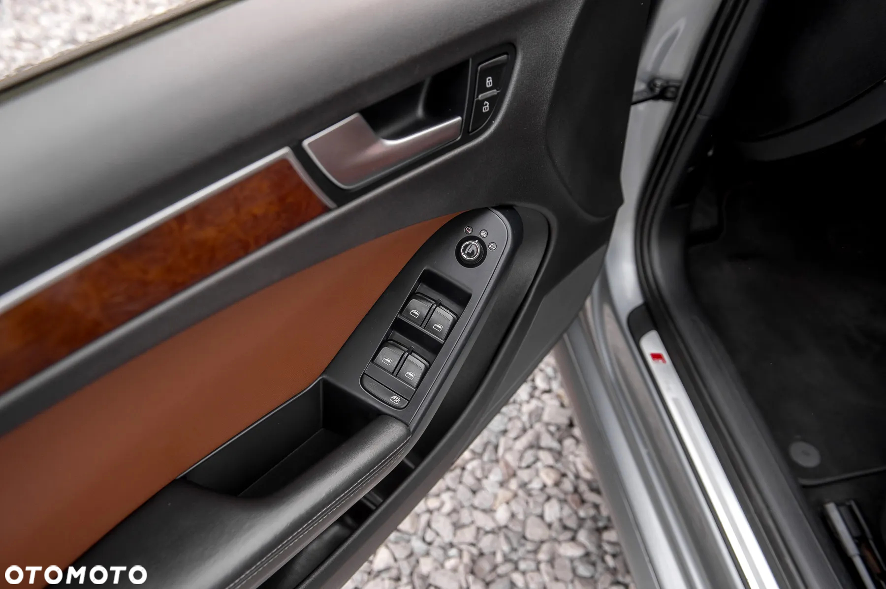Audi A4 Avant 2.0 TFSI quattro S tronic Ambiente - 25