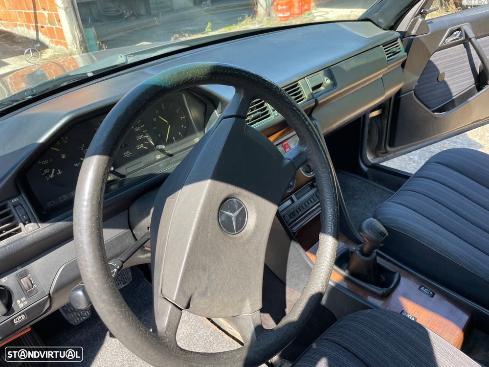 Mercedes-Benz W124 (1984-1997) 300 TD - 13