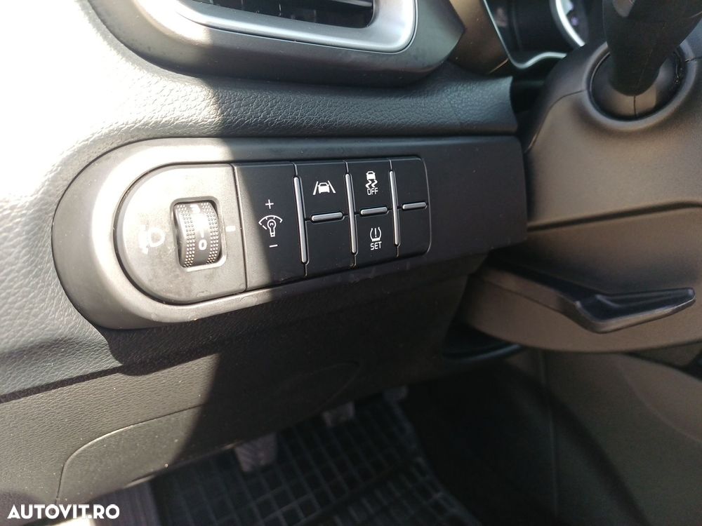 Kia Ceed 1.5 T-GDI 6MT Best - 12