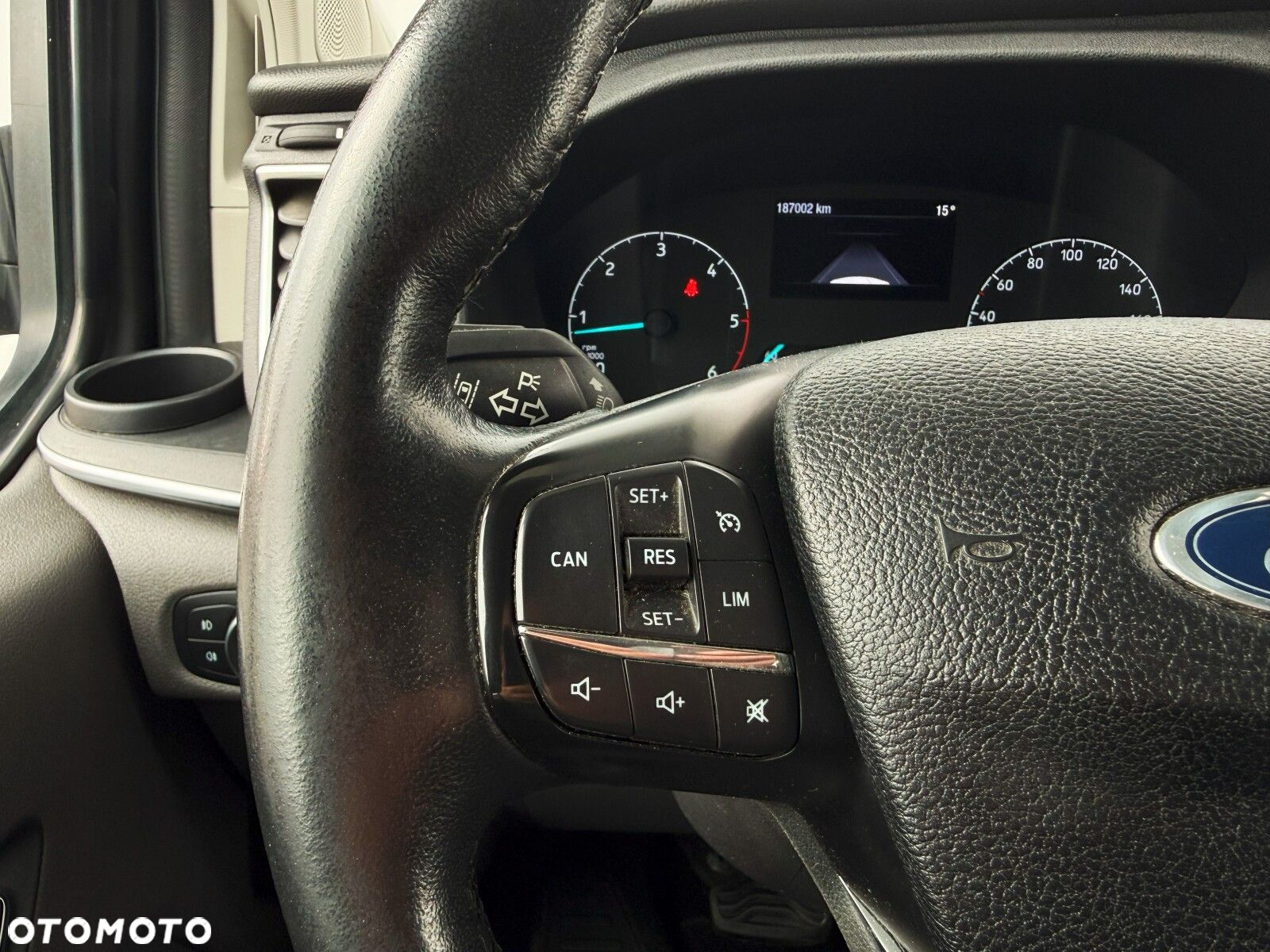 Ford Tourneo Custom - 17