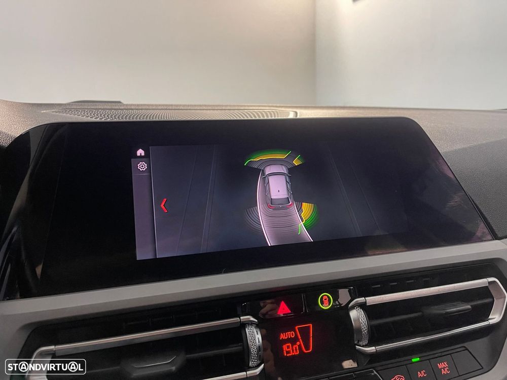 BMW 318 d Touring Advantage - 25