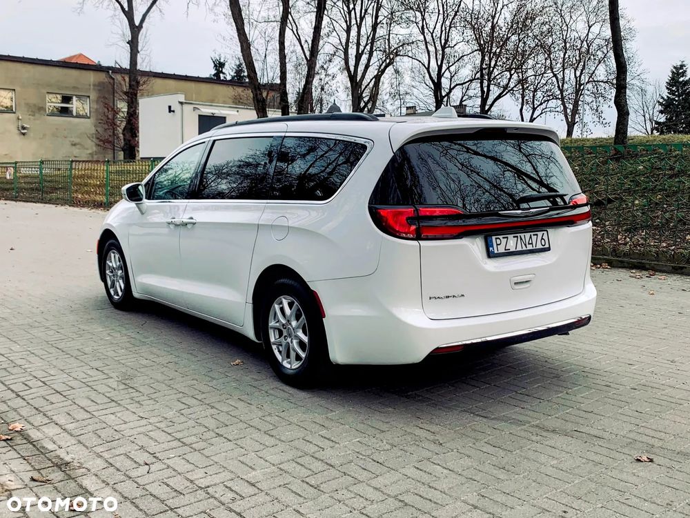 Chrysler Pacifica - 7