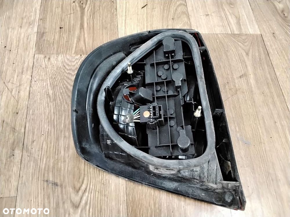 renault thalia lampa tył prawa - 2