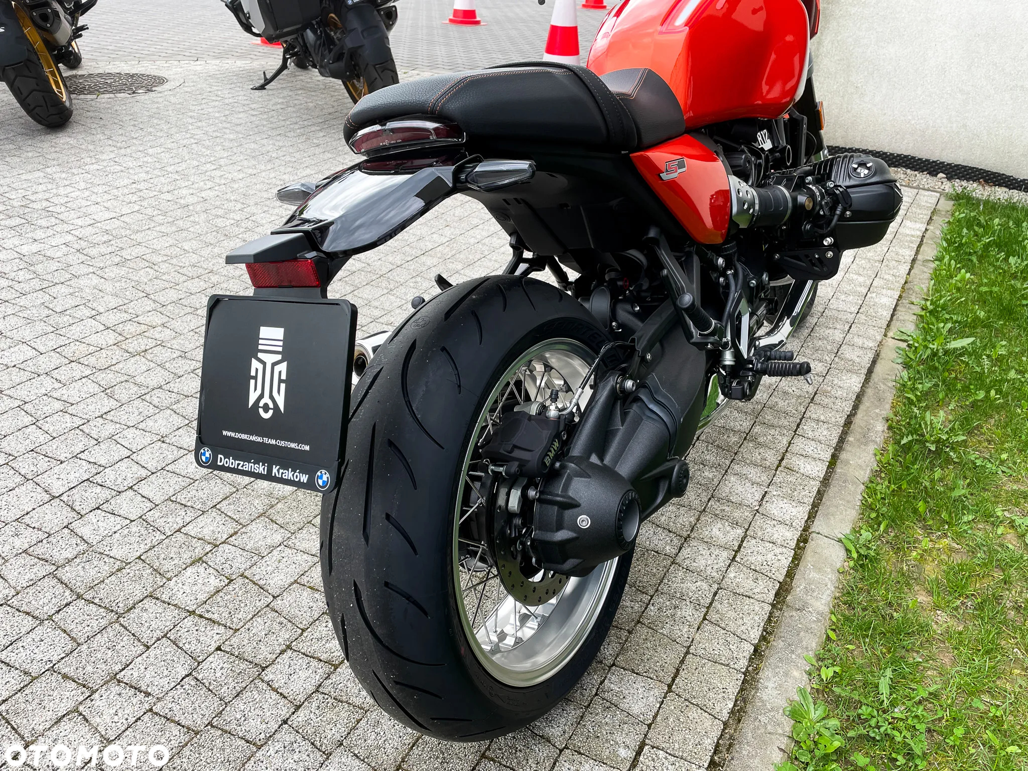 BMW R - 16
