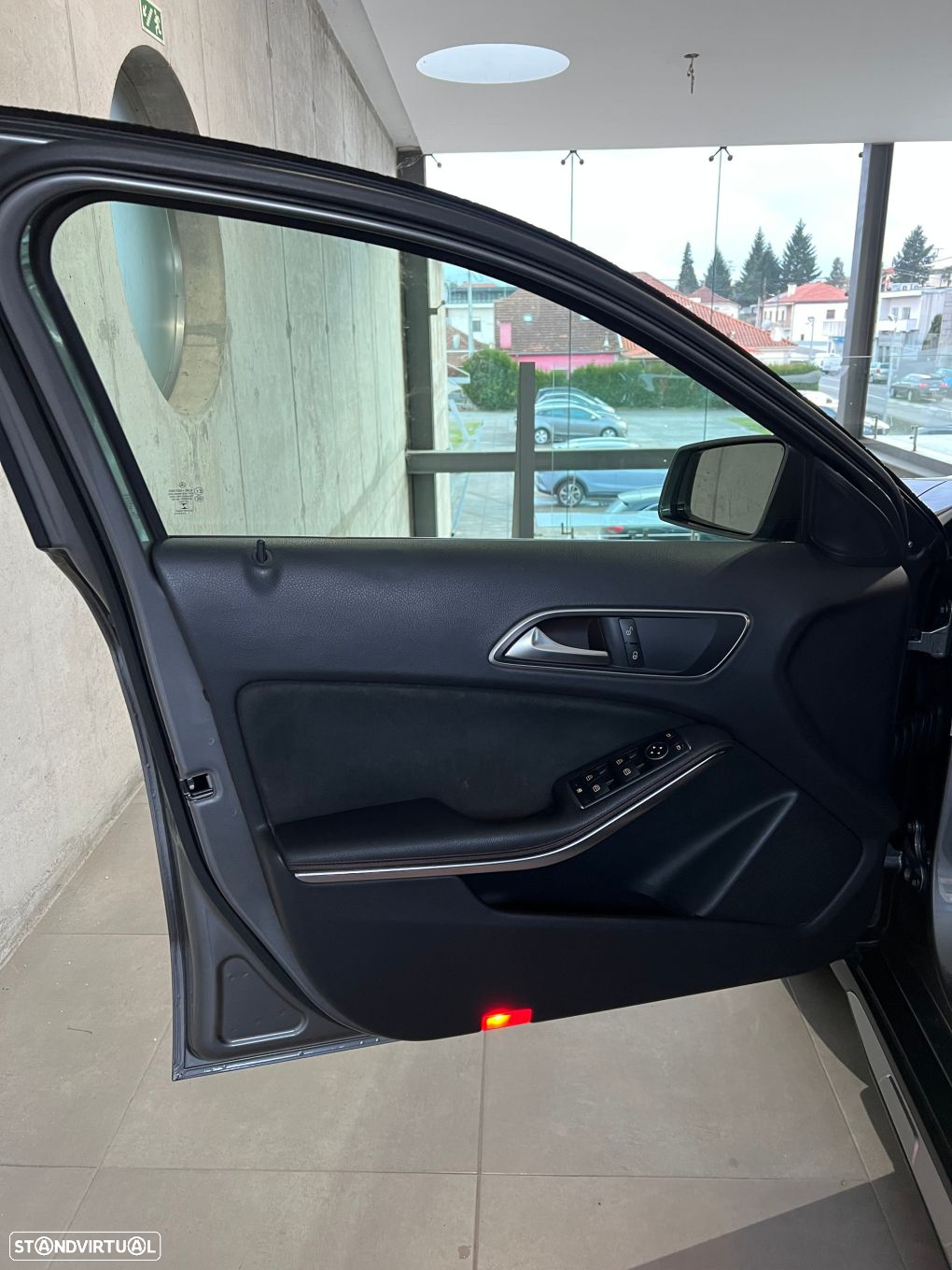 Mercedes-Benz GLA 180 d AMG Line - 28