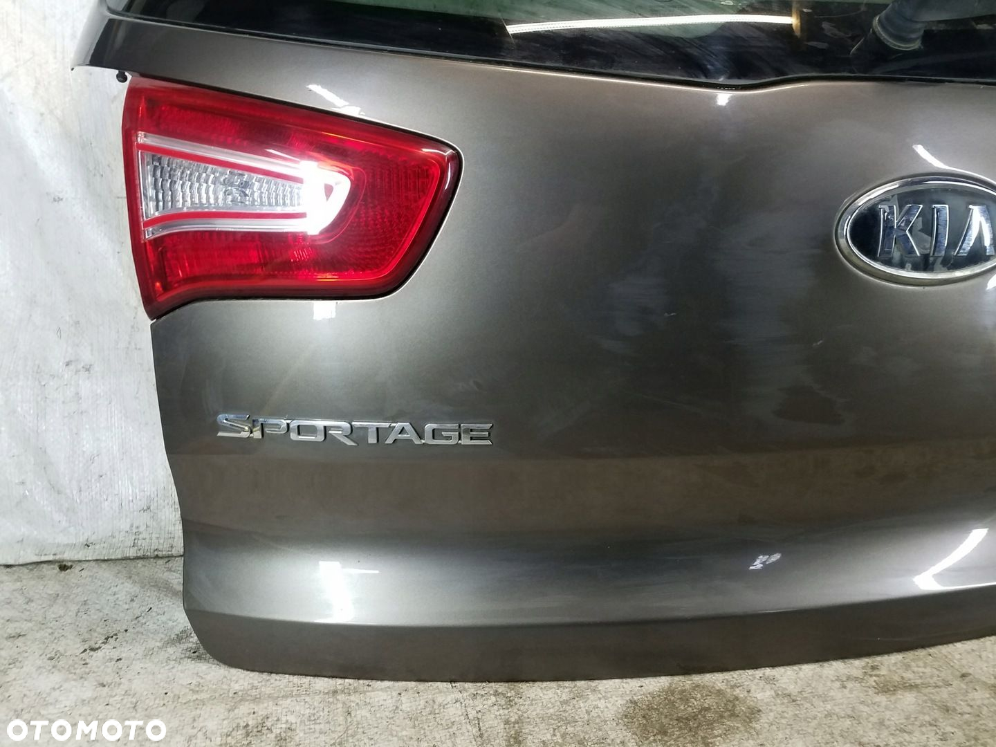 KLAPA BAGAŻNIKA TYŁ KIA SPORTAGE III KOD D5 - 11