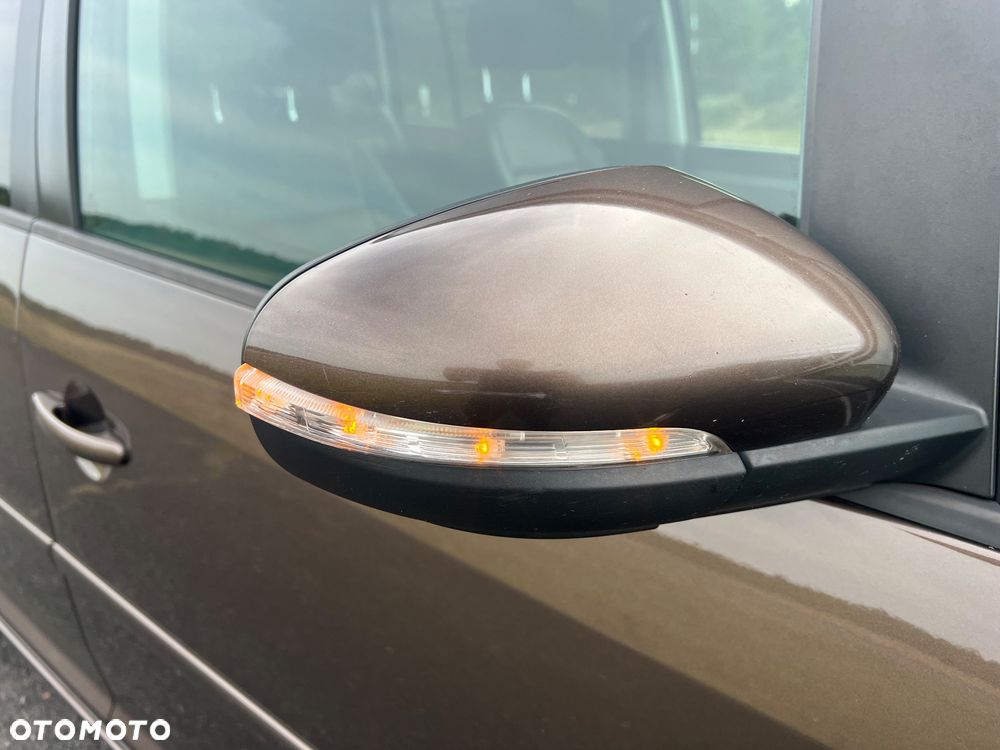 Volkswagen Touran 2.0 TDI DPF BlueMotion Technology Comfortline - 17