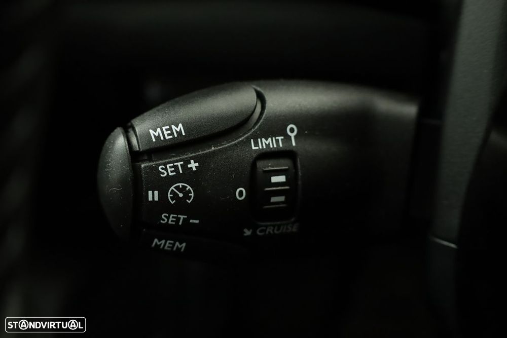 Peugeot 2008 1.2 PureTech SE Style - 15