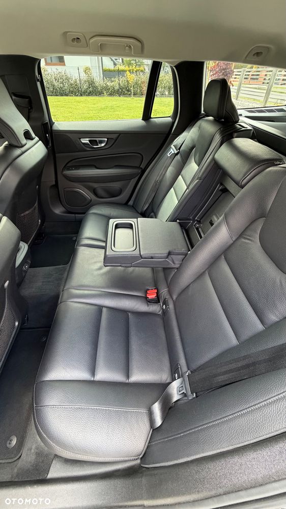 Volvo V60 B4 D Momentum - 13