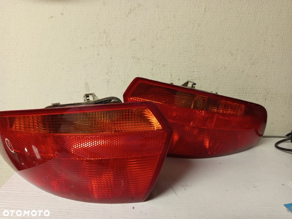 LAMPA TYLNA AUDI A3 8P 5D LEWA OE 8P4945096C - 1
