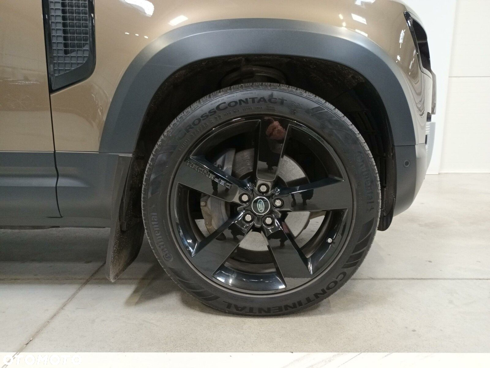 Land Rover Defender - 9
