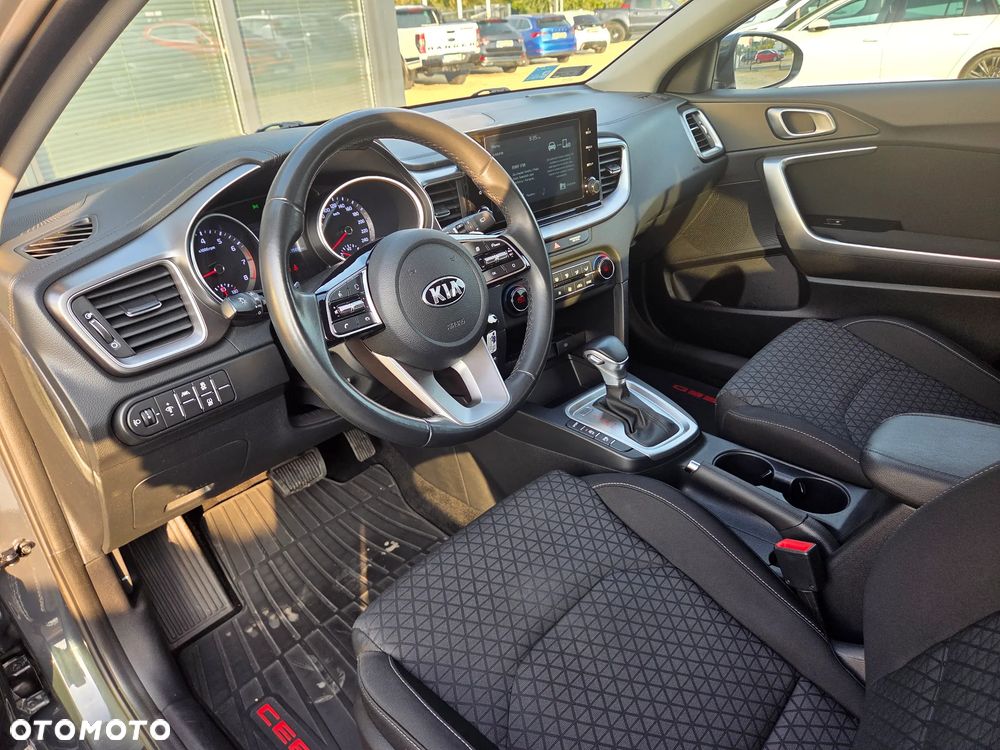 Kia Ceed 1.5 T-GDI L Business Line Plus DCT - 29