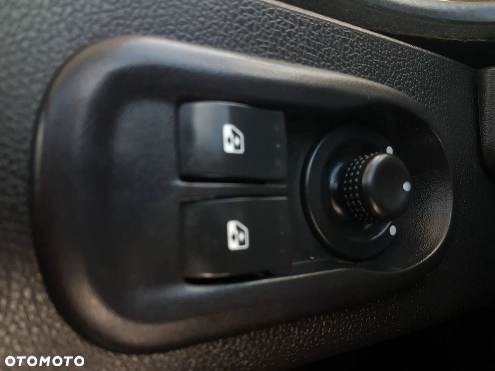 Renault MASTER KONTENER 8EP 4,22x2,23x2,24 KLIMA MANUAL KRAJOWY 6-BIEGÓW - 9