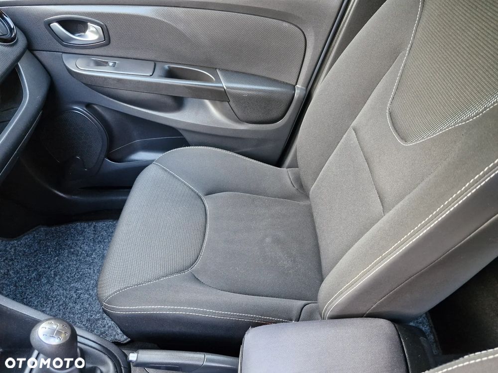 Renault Clio 1.2 16V 75 LIMITED - 23