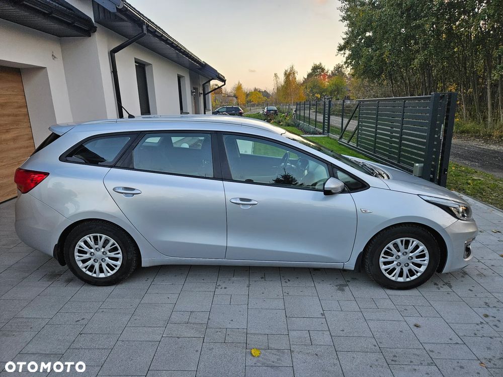 Kia Ceed - 4