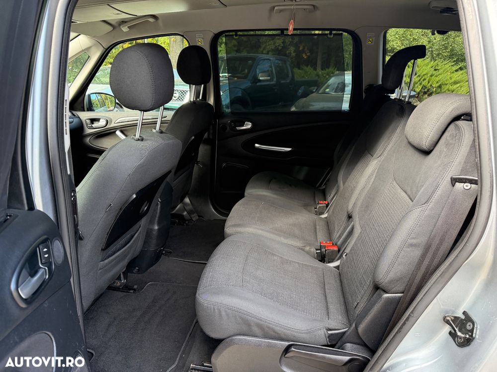 Ford Galaxy 2.0 TDCi Ghia - 11