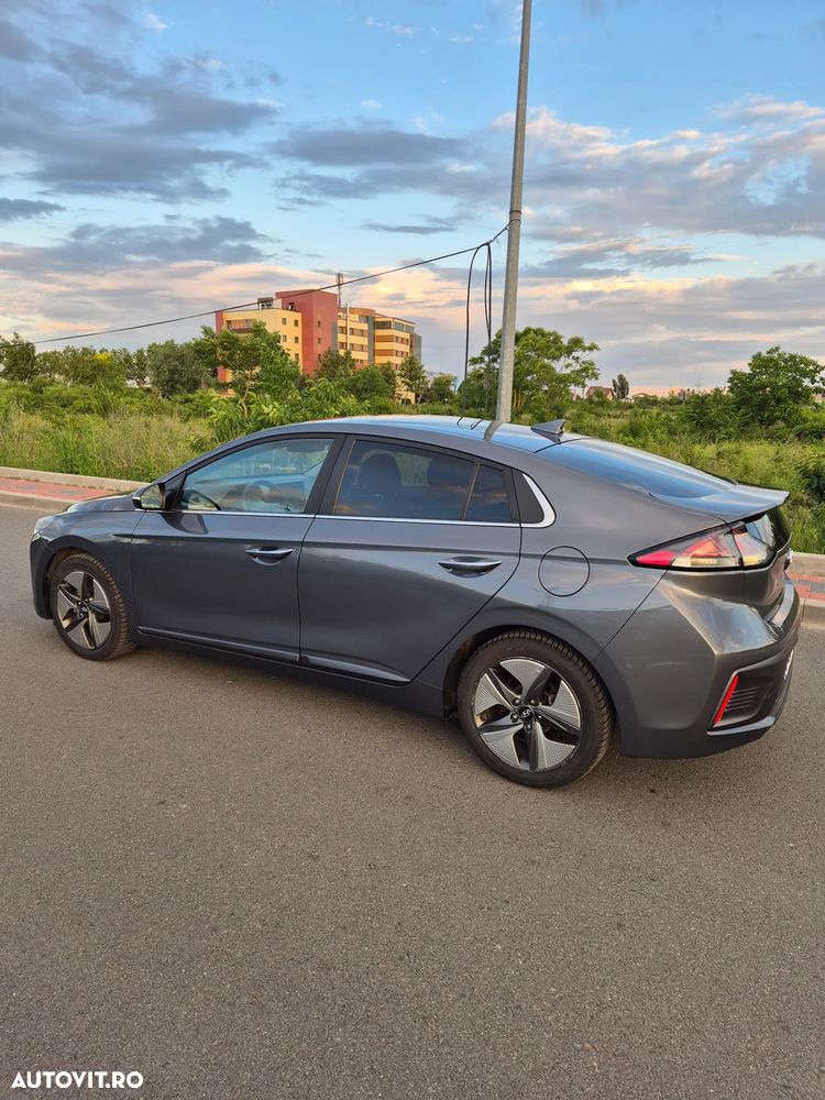 Hyundai IONIQ - 4