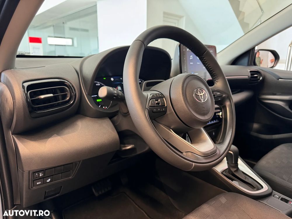 Toyota Yaris 1.5 VVT-i HSD Active - 12