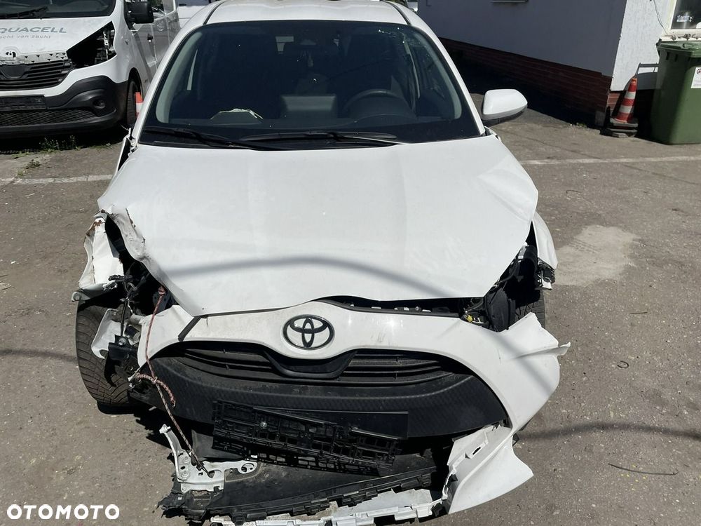 Toyota Yaris - 10