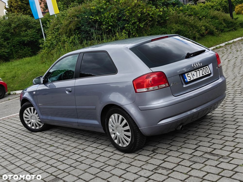 Audi A3 3-drzwiowe 1.6 Attraction - 4