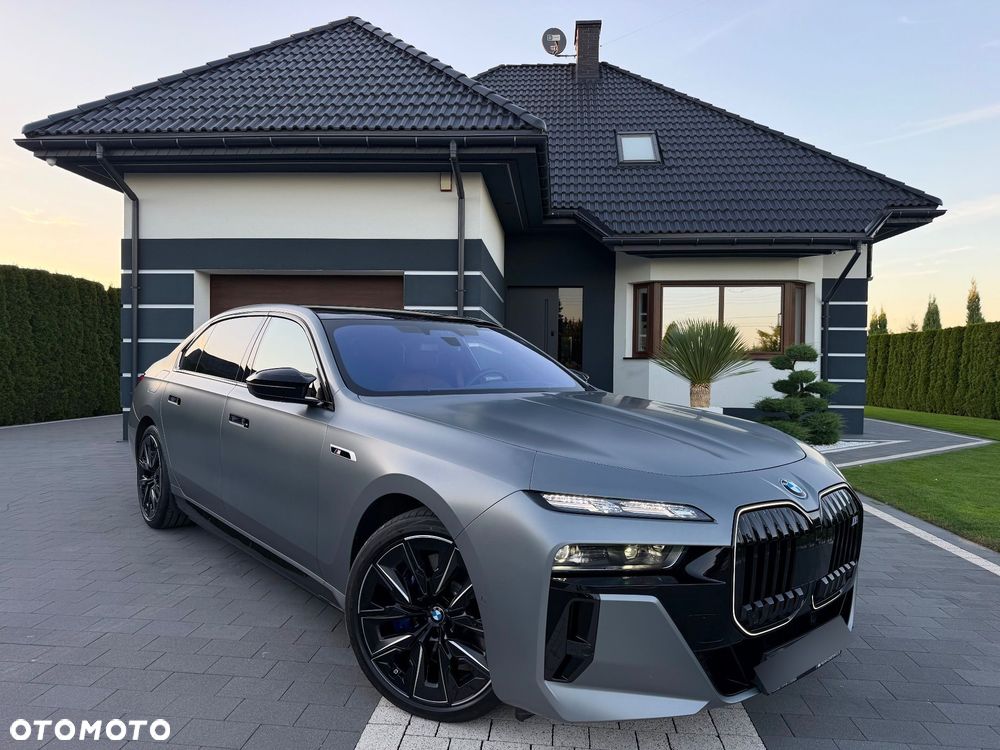 BMW Seria 7 M760e PHEV xDrive Individual Edition sport - 2