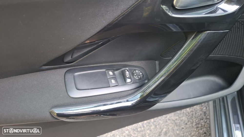 Peugeot 208 1.2 PureTech Style - 18
