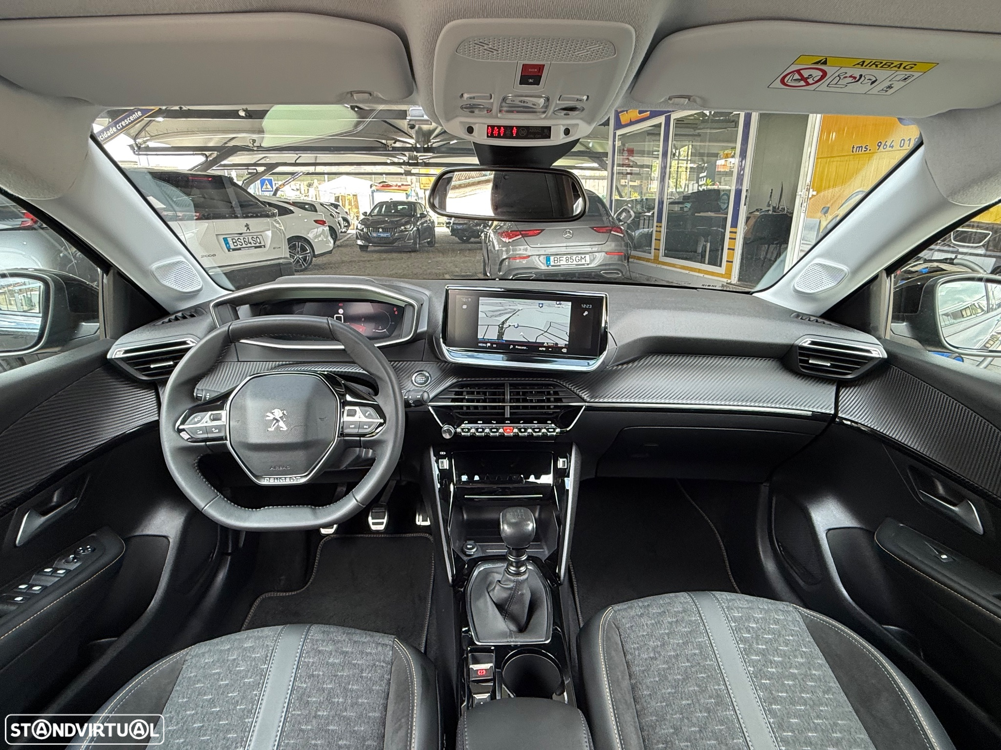 Peugeot 208 1.2 PureTech Allure - 34