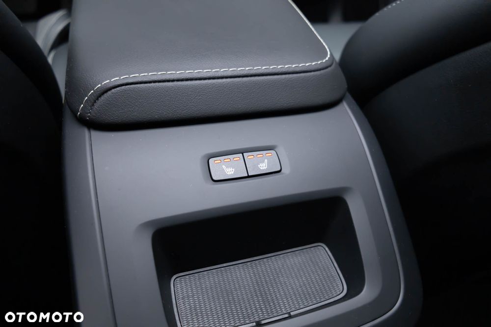 Volvo XC 60 T6 Plug-In Hybrid AWD Plus Black Edition - 36