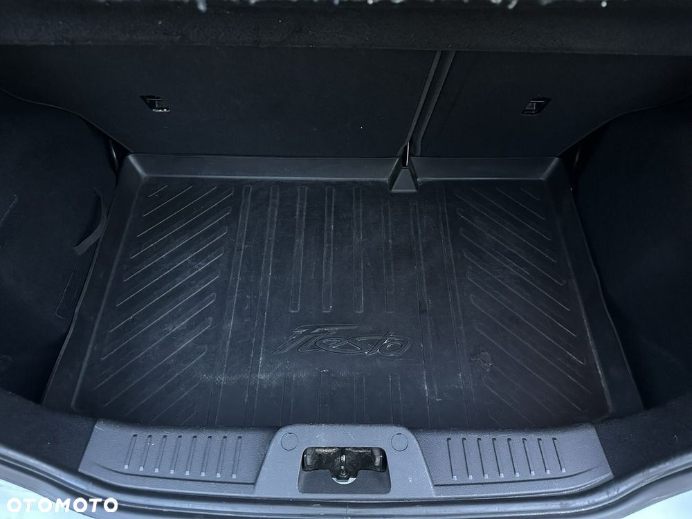 Ford Fiesta - 33