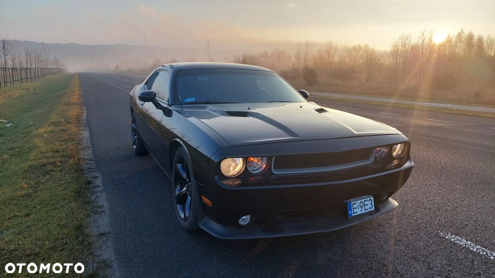 Dodge Challenger - 2